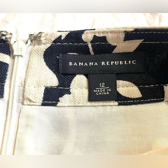 Banana Republic Floral Dark Blue and White Women's Skirt Size 12 - Picture 5 of 10